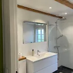 Adventurous Backhouse Centrally Located In شقة