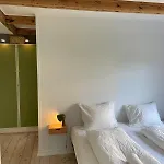 شقة Adventurous Backhouse Centrally Located In