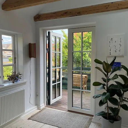 Adventurous Backhouse Centrally Located In