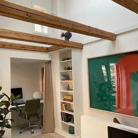Apartment Adventurous Backhouse Centrally Located In