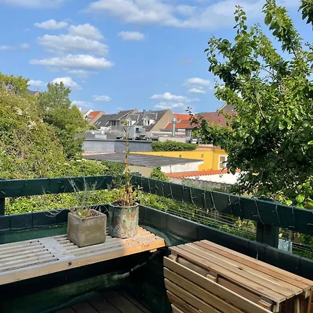 Apartamento Adventurous Backhouse Centrally Located In