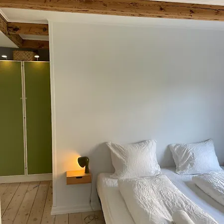 Apartment Adventurous Backhouse Centrally Located In