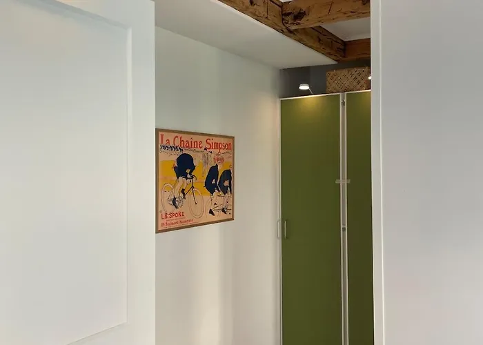 Adventurous Backhouse Centrally Located In Apartamento Odense