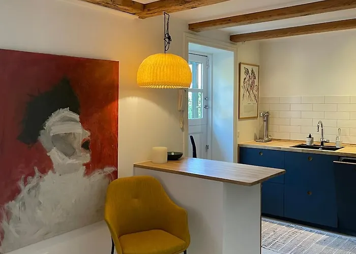 Adventurous Backhouse Centrally Located In