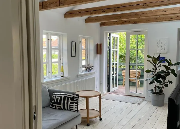 Apartamento Adventurous Backhouse Centrally Located In