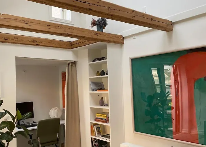 Apartamento Adventurous Backhouse Centrally Located In