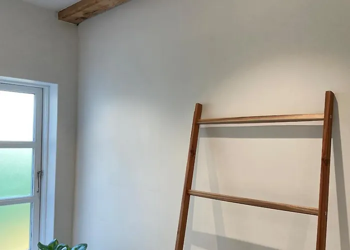 Apartamento Adventurous Backhouse Centrally Located In Odense